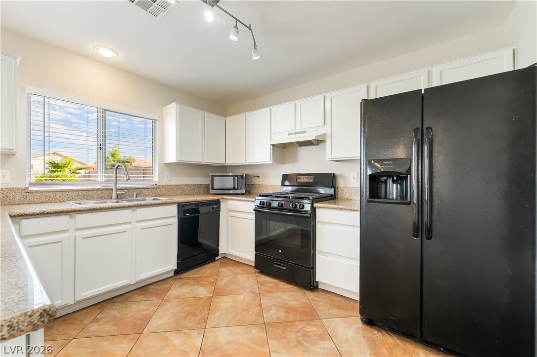 658 Emerald City Avenue Las Vegas NV 89183