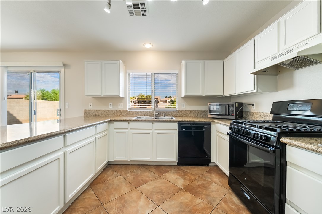658 Emerald City Avenue Las Vegas NV 89183