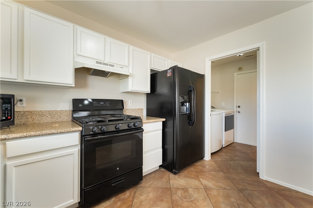 658 Emerald City Avenue Las Vegas NV 89183