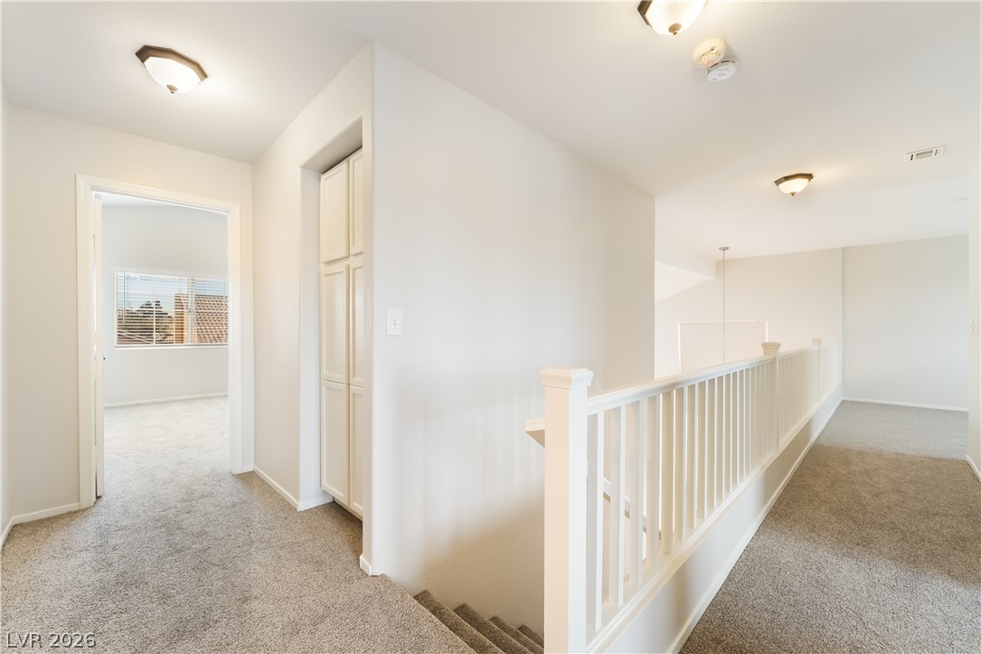 658 Emerald City Avenue Las Vegas NV 89183