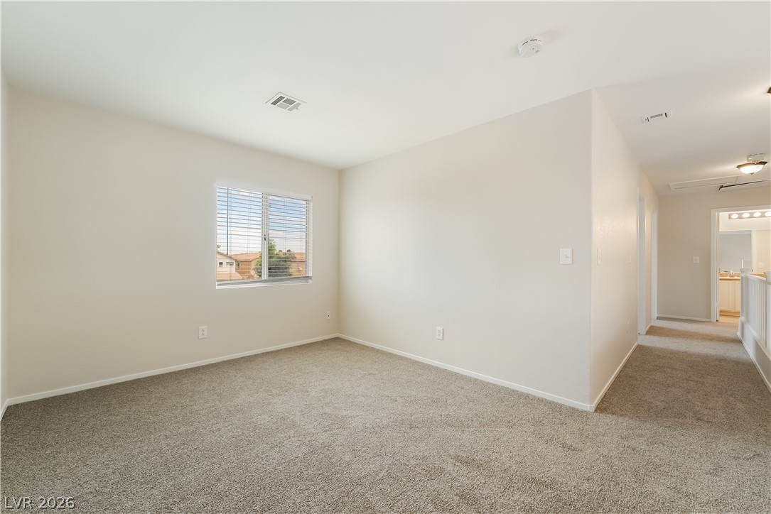 658 Emerald City Avenue Las Vegas NV 89183