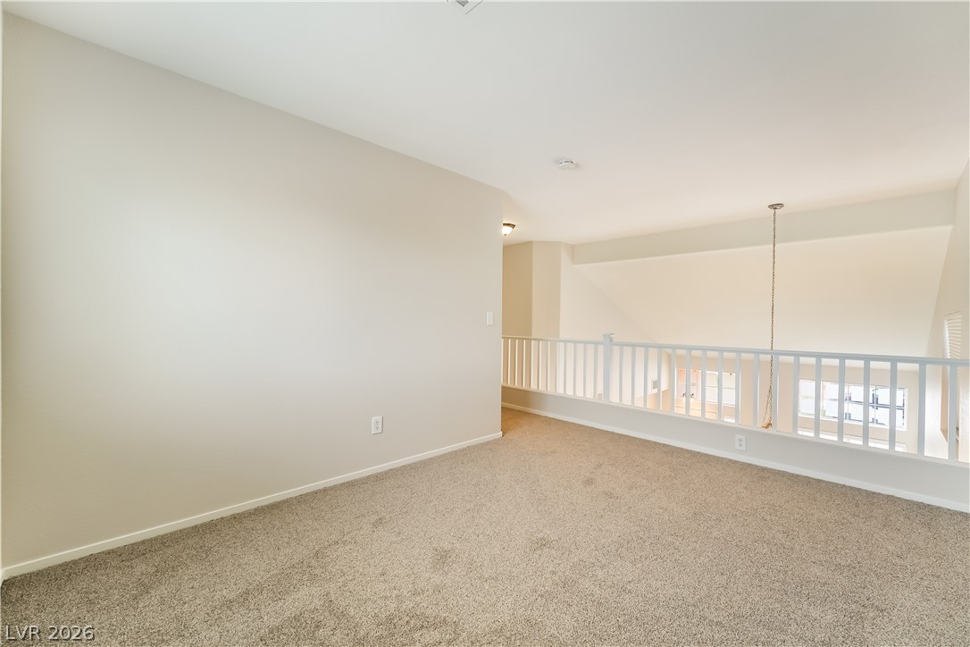 658 Emerald City Avenue Las Vegas NV 89183