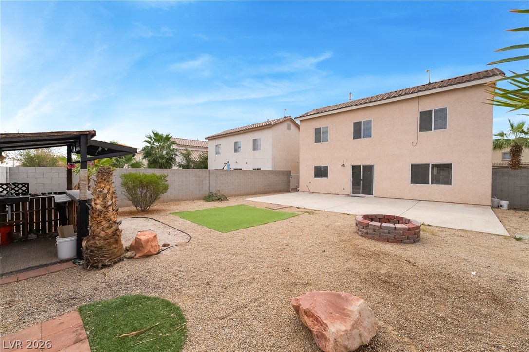 658 Emerald City Avenue Las Vegas NV 89183