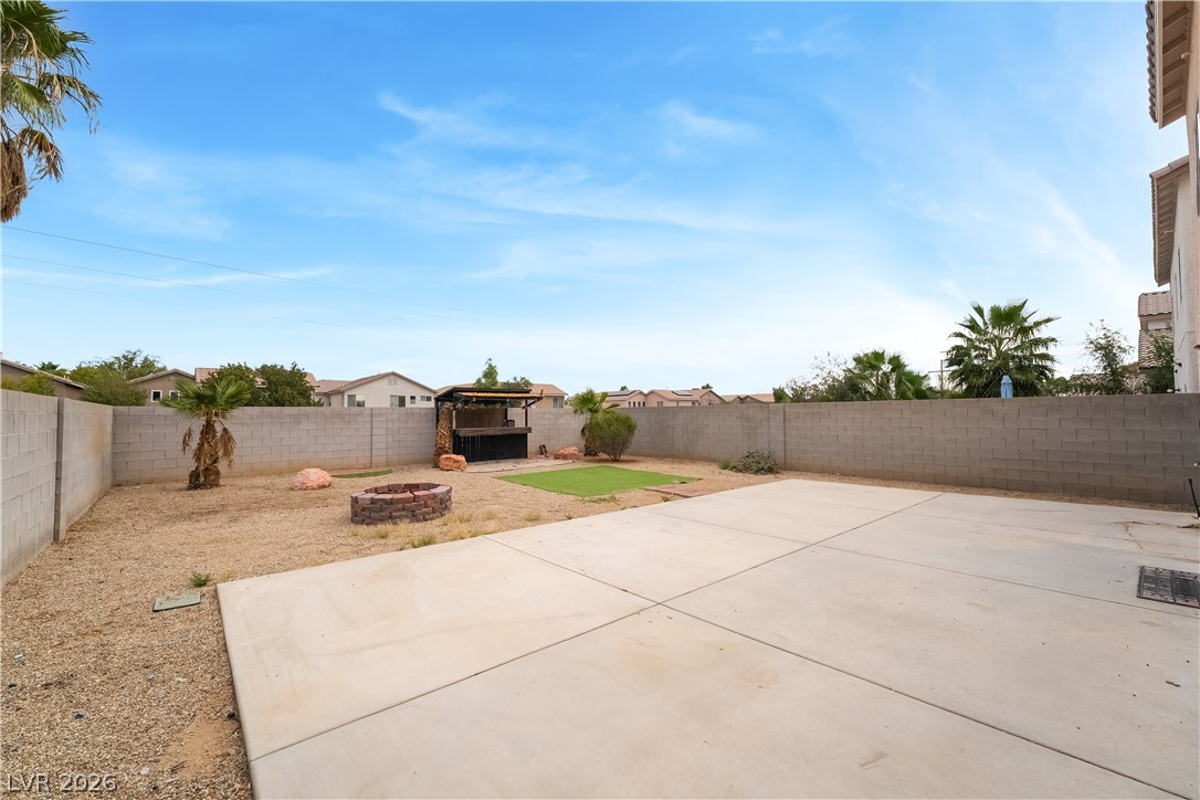 658 Emerald City Avenue Las Vegas NV 89183