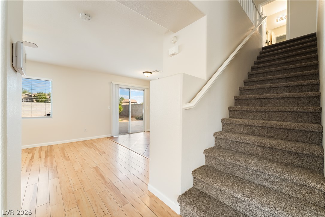 658 Emerald City Avenue Las Vegas NV 89183
