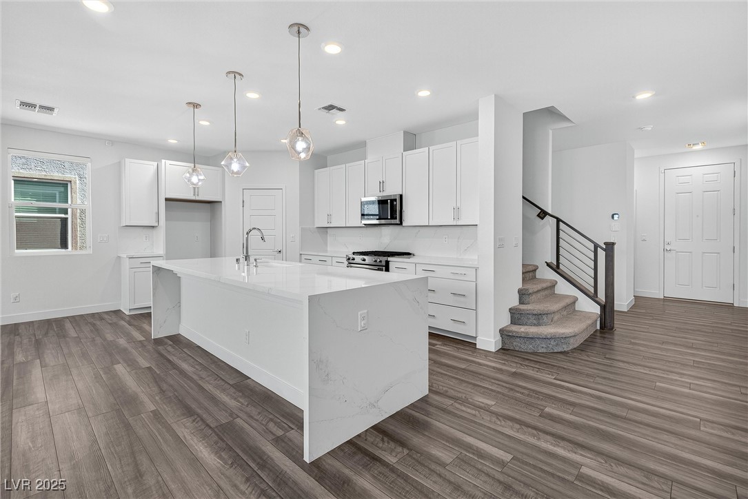 6930 Dandelion Park Avenue Las Vegas NV 89113