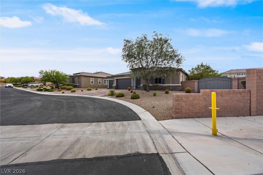 6820 Velvet Snow Street Las Vegas NV 89149
