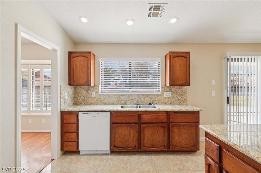 3305 Palmdesert Way Las Vegas NV 89120