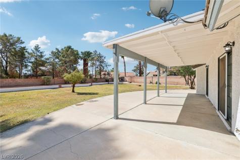 3305 Palmdesert Way Las Vegas NV 89120