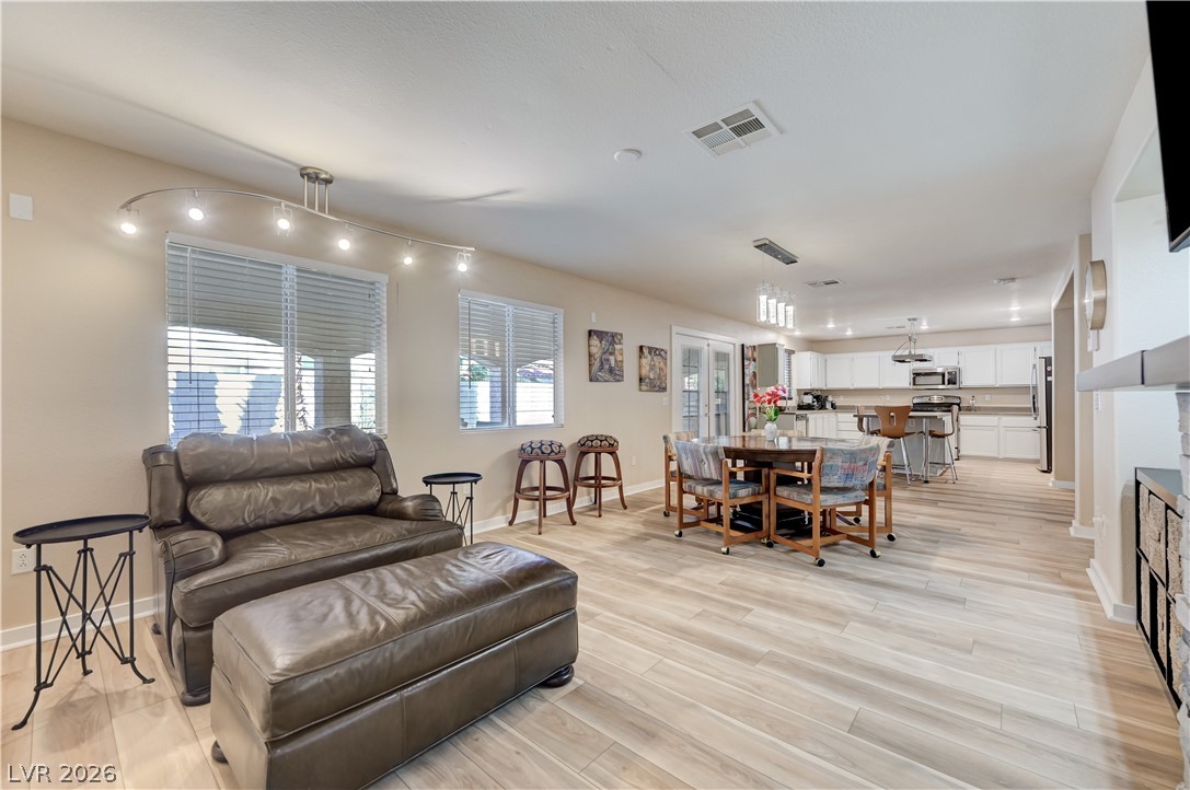 10012 Long Cattle Avenue Las Vegas NV 89117