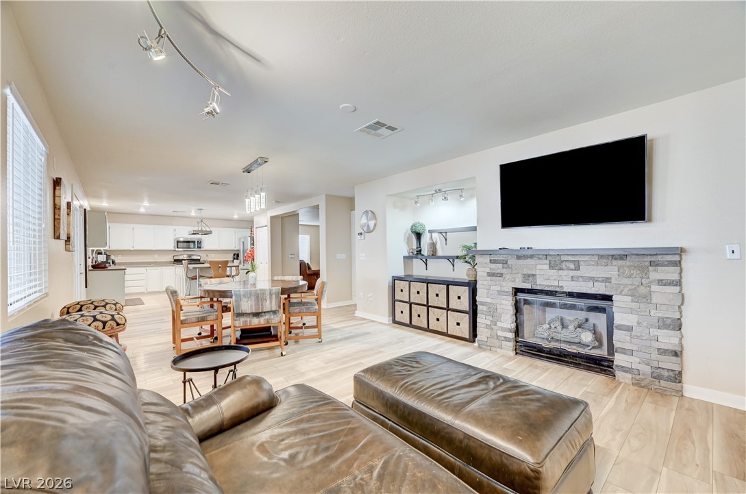 10012 Long Cattle Avenue Las Vegas NV 89117