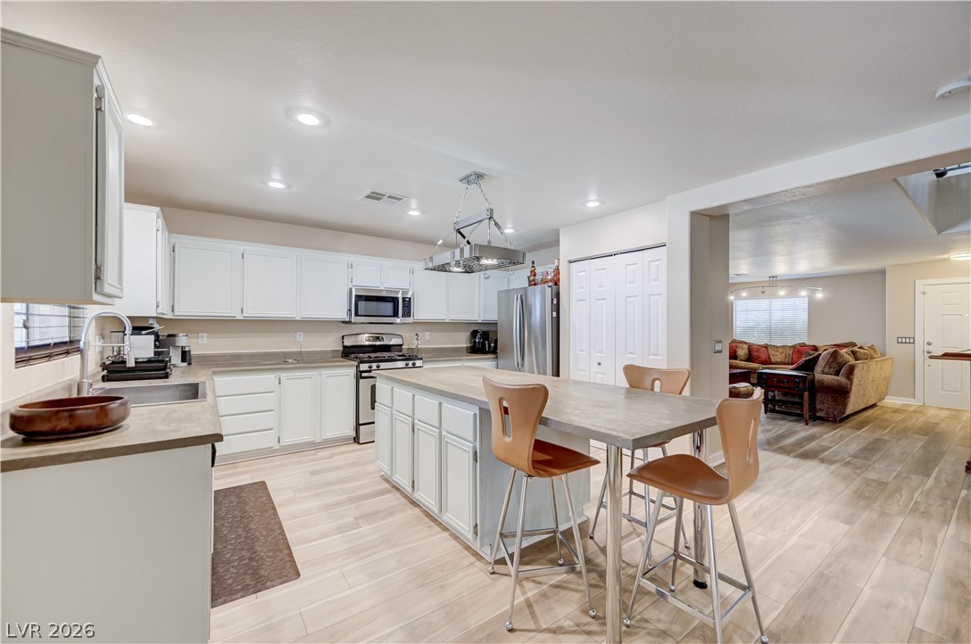 10012 Long Cattle Avenue Las Vegas NV 89117