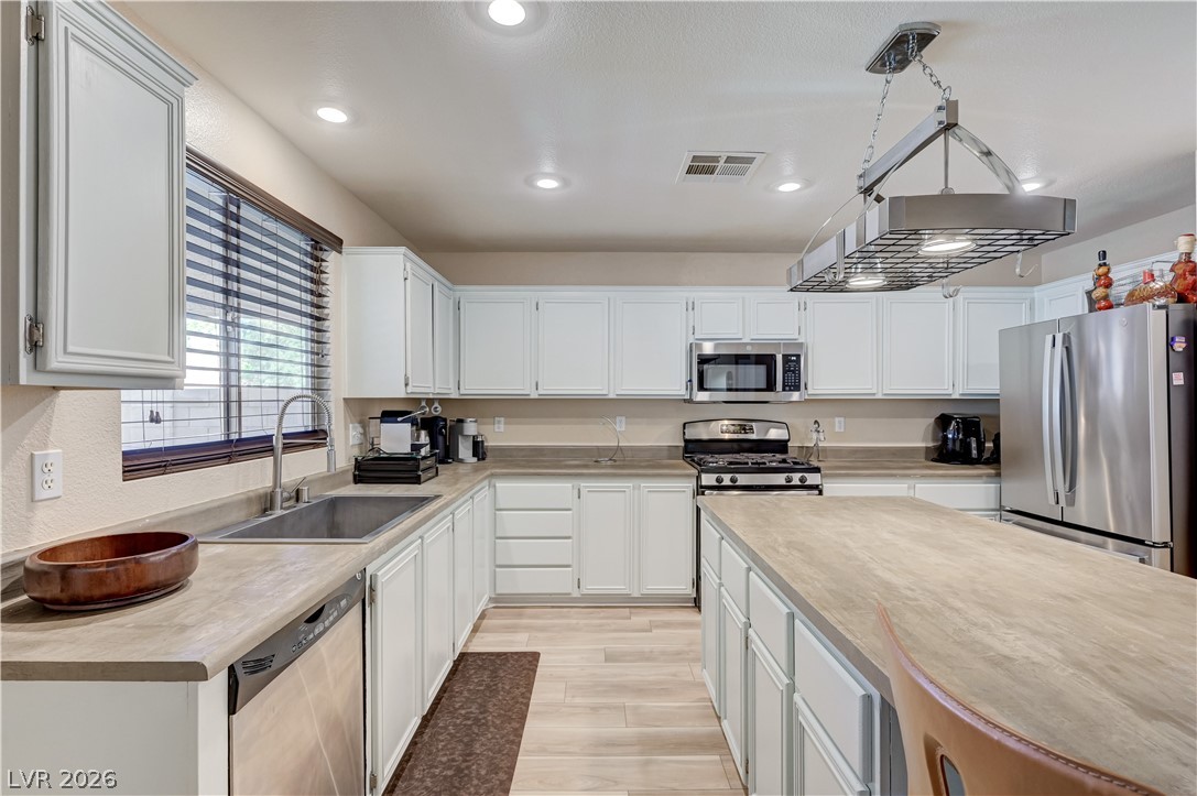 10012 Long Cattle Avenue Las Vegas NV 89117
