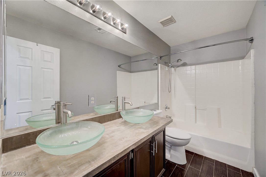 10012 Long Cattle Avenue Las Vegas NV 89117