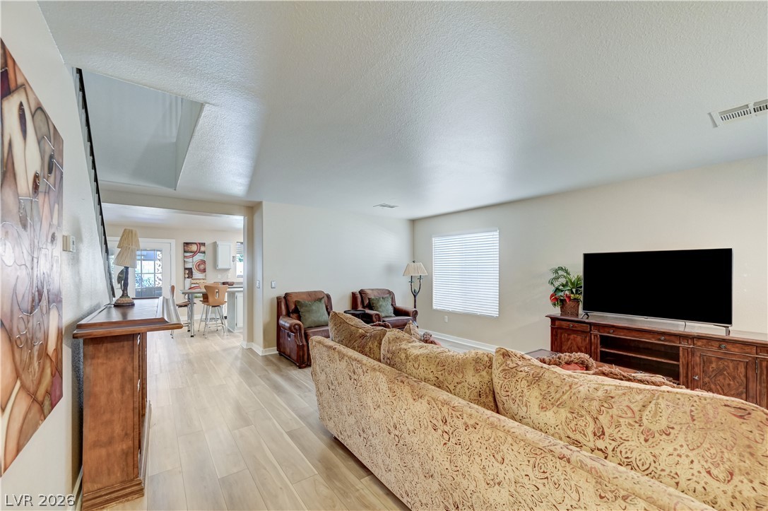 10012 Long Cattle Avenue Las Vegas NV 89117