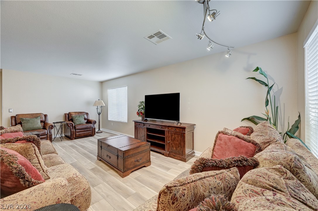 10012 Long Cattle Avenue Las Vegas NV 89117