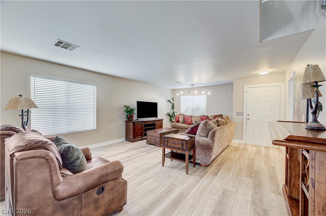 10012 Long Cattle Avenue Las Vegas NV 89117