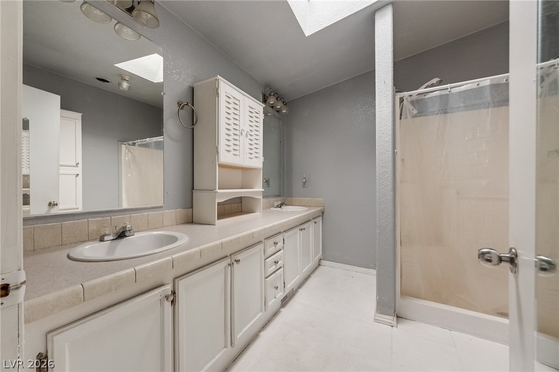 5423 North Sir Richard Drive Las Vegas NV 89110