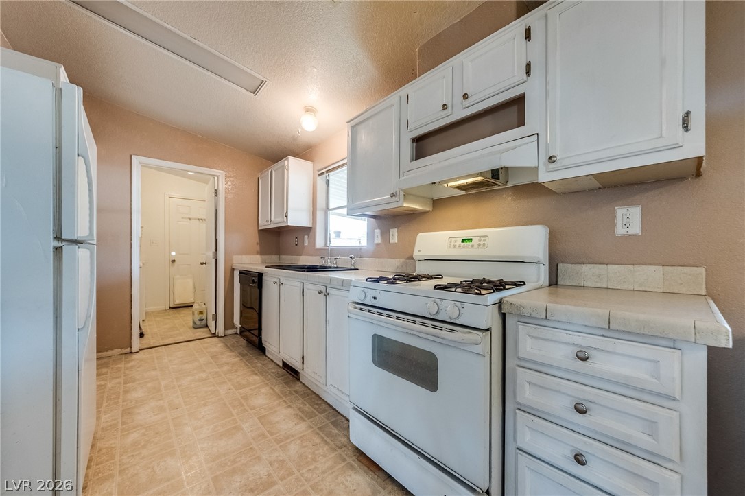 5423 North Sir Richard Drive Las Vegas NV 89110