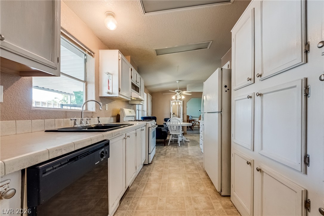 5423 North Sir Richard Drive Las Vegas NV 89110