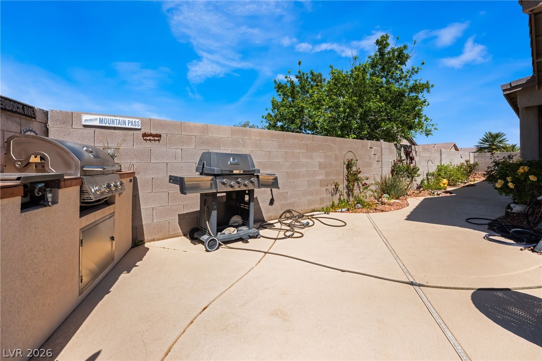 8528 Bandits Bluff Avenue Las Vegas NV 89143