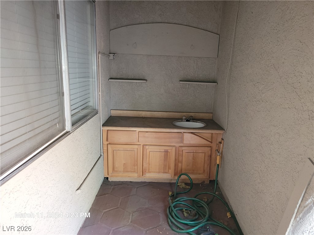808 Hedge Way 4 Las Vegas NV 89110