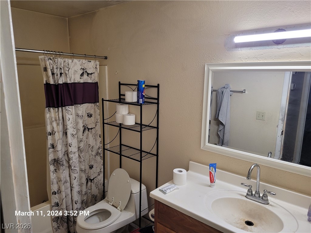 808 Hedge Way 4 Las Vegas NV 89110