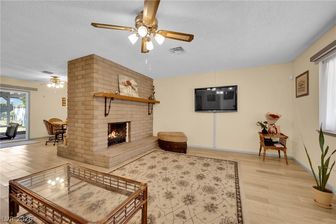 1825 Shadow Mountain Place Las Vegas NV 89108