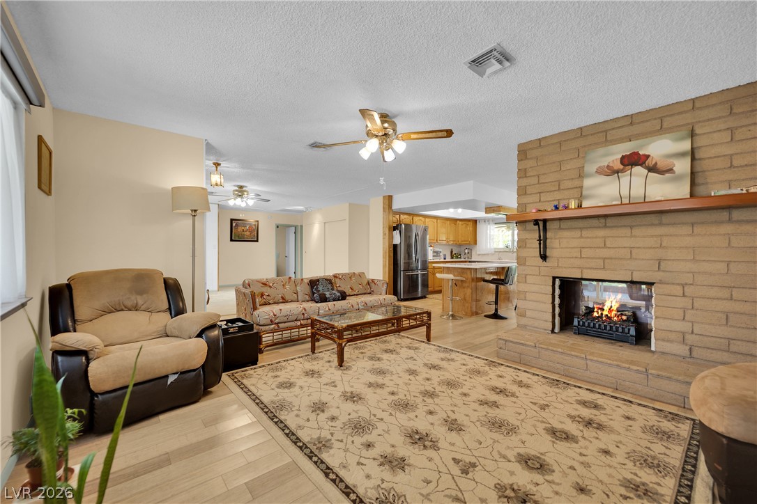 1825 Shadow Mountain Place Las Vegas NV 89108