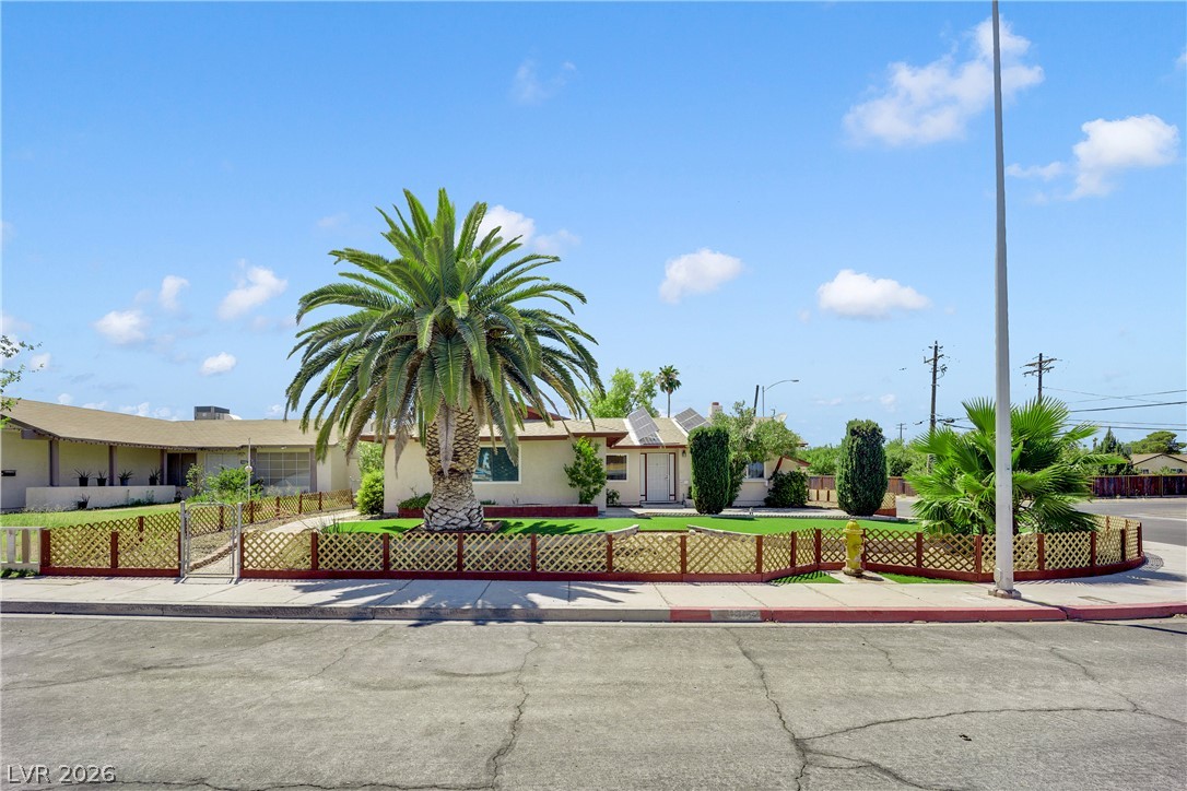 1825 Shadow Mountain Place Las Vegas NV 89108