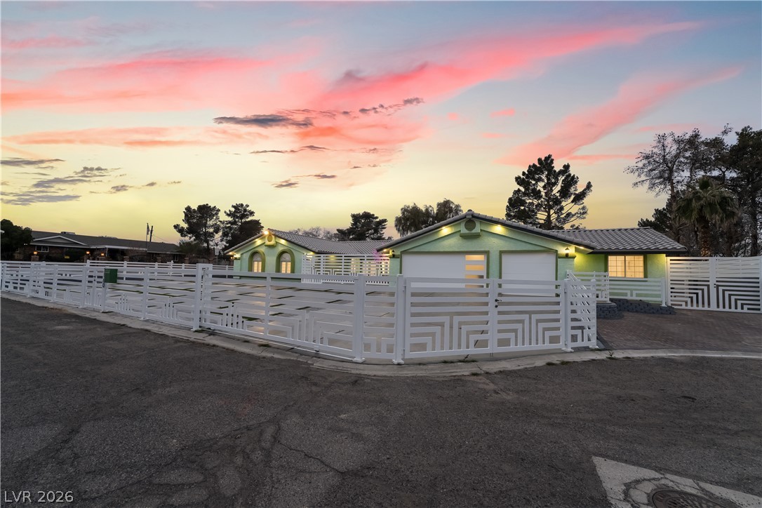 3160 East Viking Road Las Vegas NV 89121