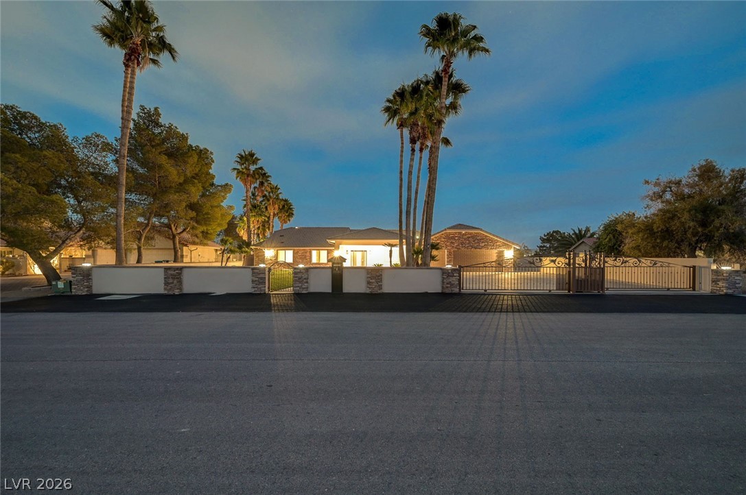 8030 La Cienega Street Las Vegas NV 89123
