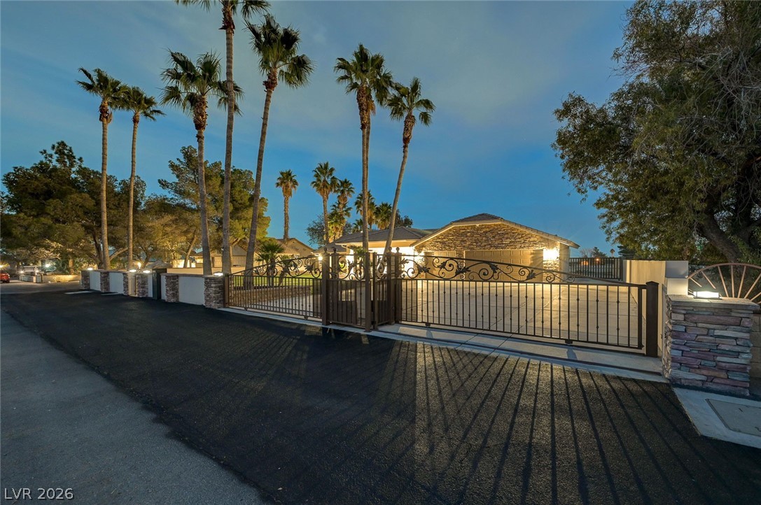8030 La Cienega Street Las Vegas NV 89123