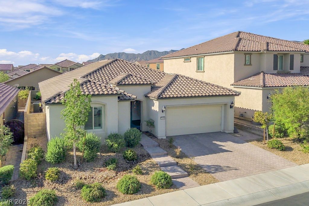 9945 Bristlecone Skye Avenue Las Vegas NV 89166