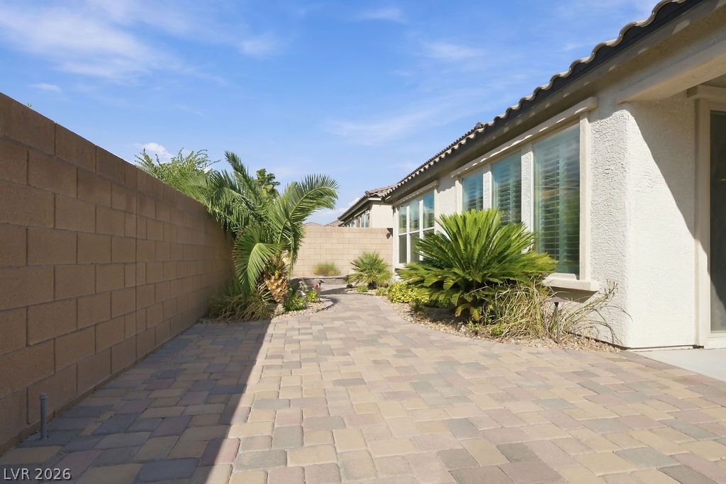 9945 Bristlecone Skye Avenue Las Vegas NV 89166