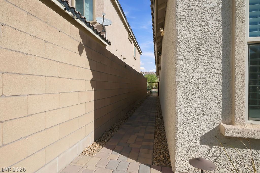 9945 Bristlecone Skye Avenue Las Vegas NV 89166