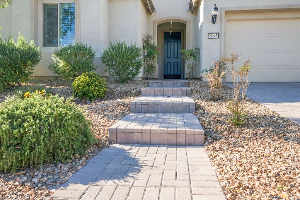 9945 Bristlecone Skye Avenue Las Vegas NV 89166