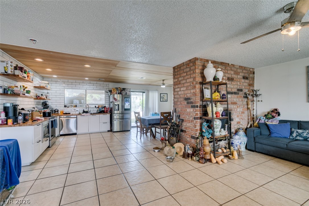 1709 Shadow Mountain Place Las Vegas NV 89108