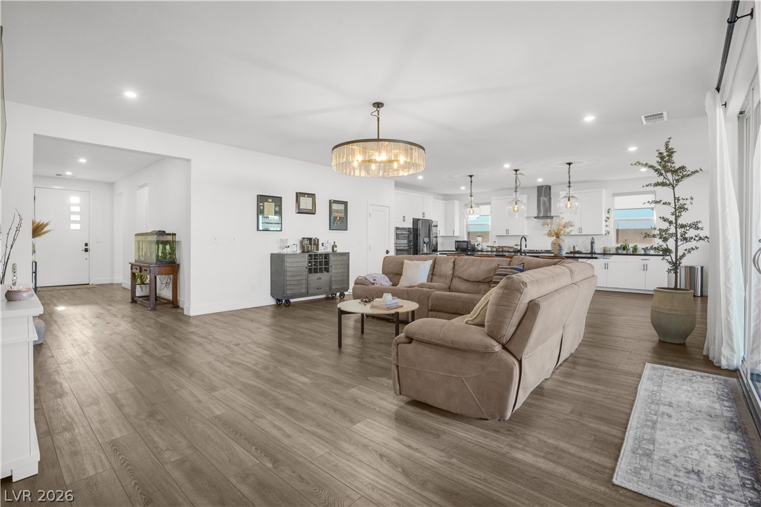 6842 Empire Cliff Street North Las Vegas NV 89084