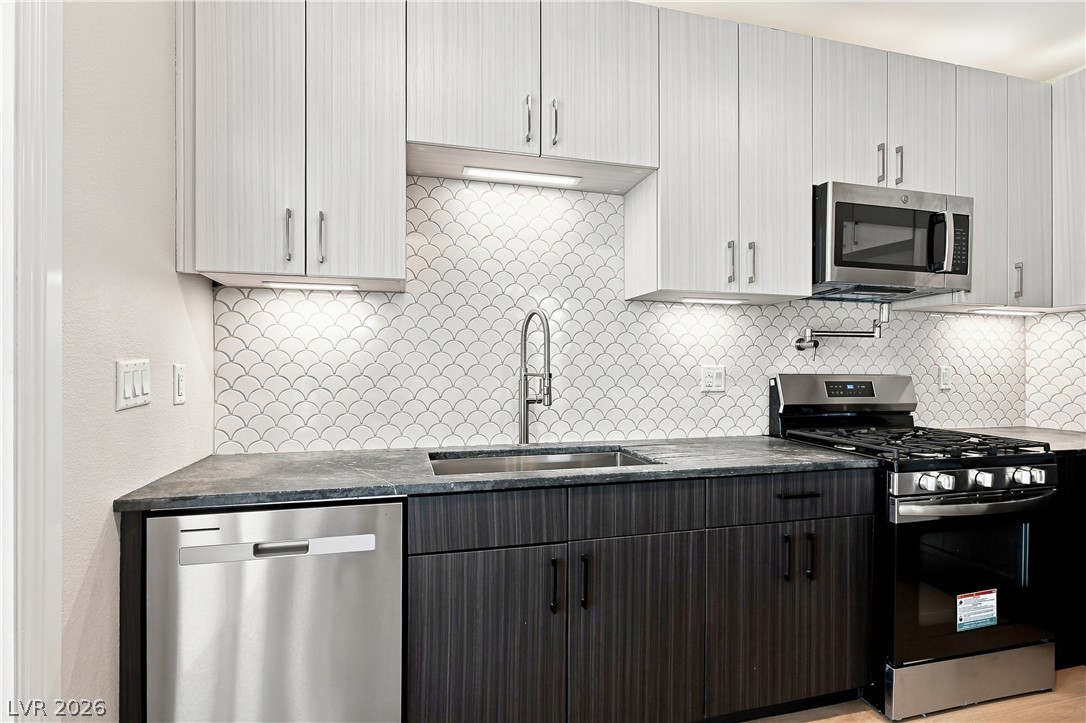 1917 Thunder Ridge Circle Henderson NV 89012