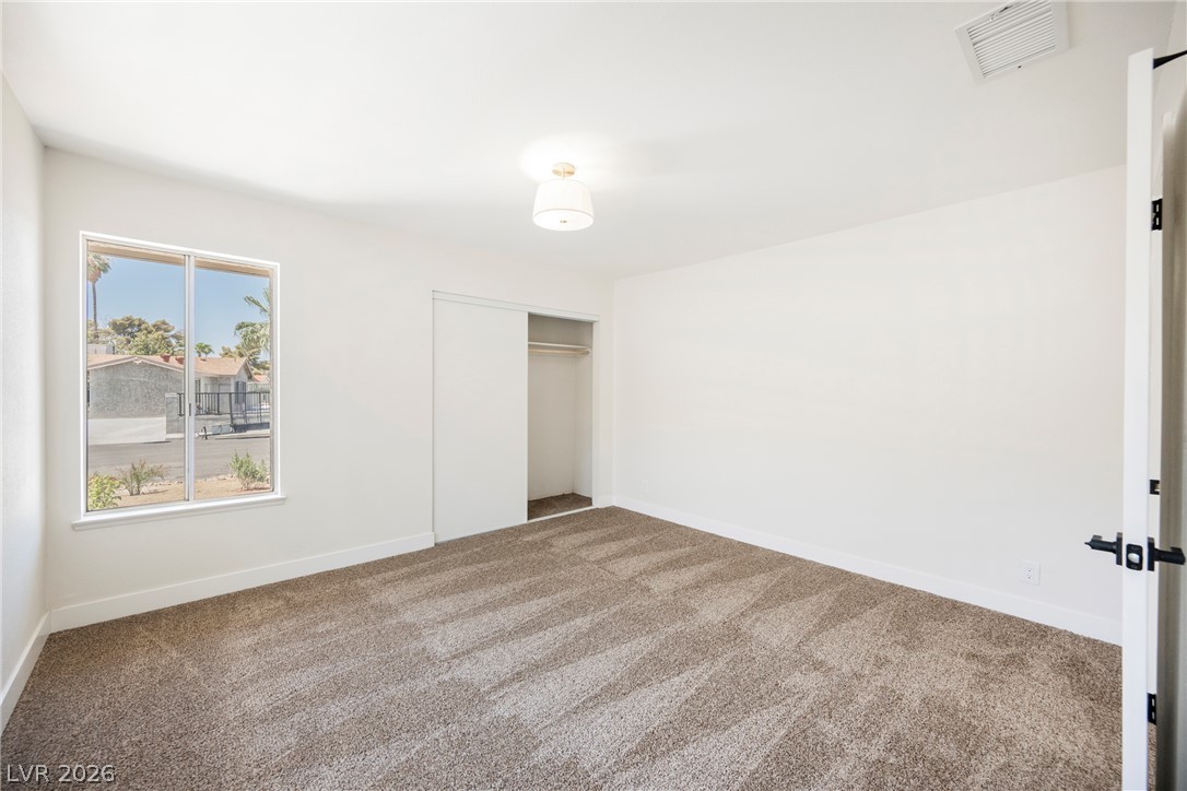 35 Hickory Street Las Vegas NV 89110