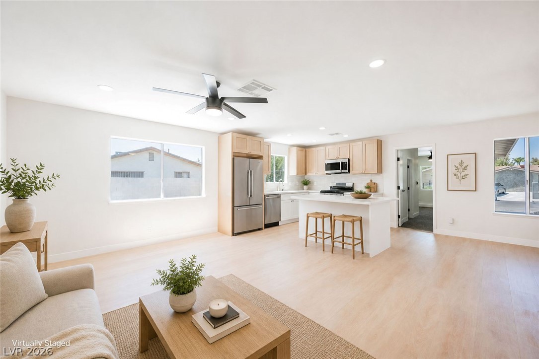 35 Hickory Street Las Vegas NV 89110