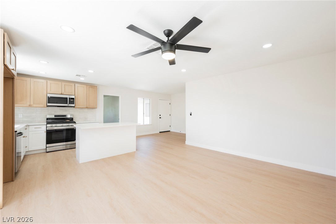 35 Hickory Street Las Vegas NV 89110