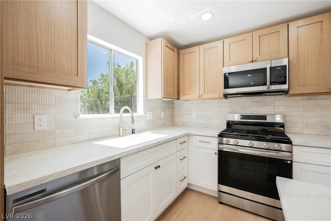 35 Hickory Street Las Vegas NV 89110