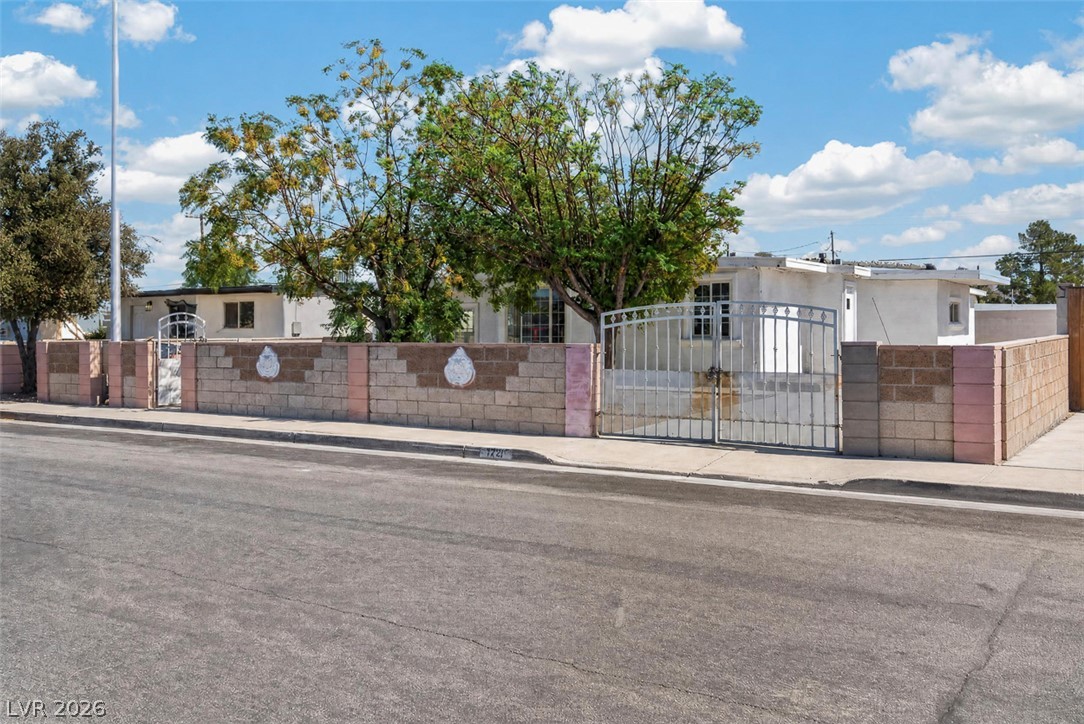 1721 Ardmore Street Las Vegas NV 89104