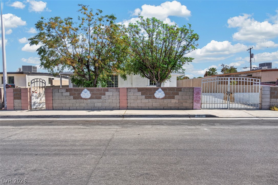 1721 Ardmore Street Las Vegas NV 89104