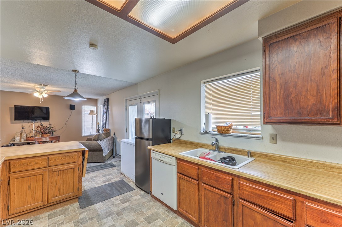 6728 Wenatchee Drive Las Vegas NV 89107