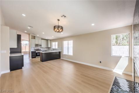 8305 Windrush Avenue Las Vegas NV 89117