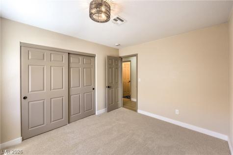 8305 Windrush Avenue Las Vegas NV 89117