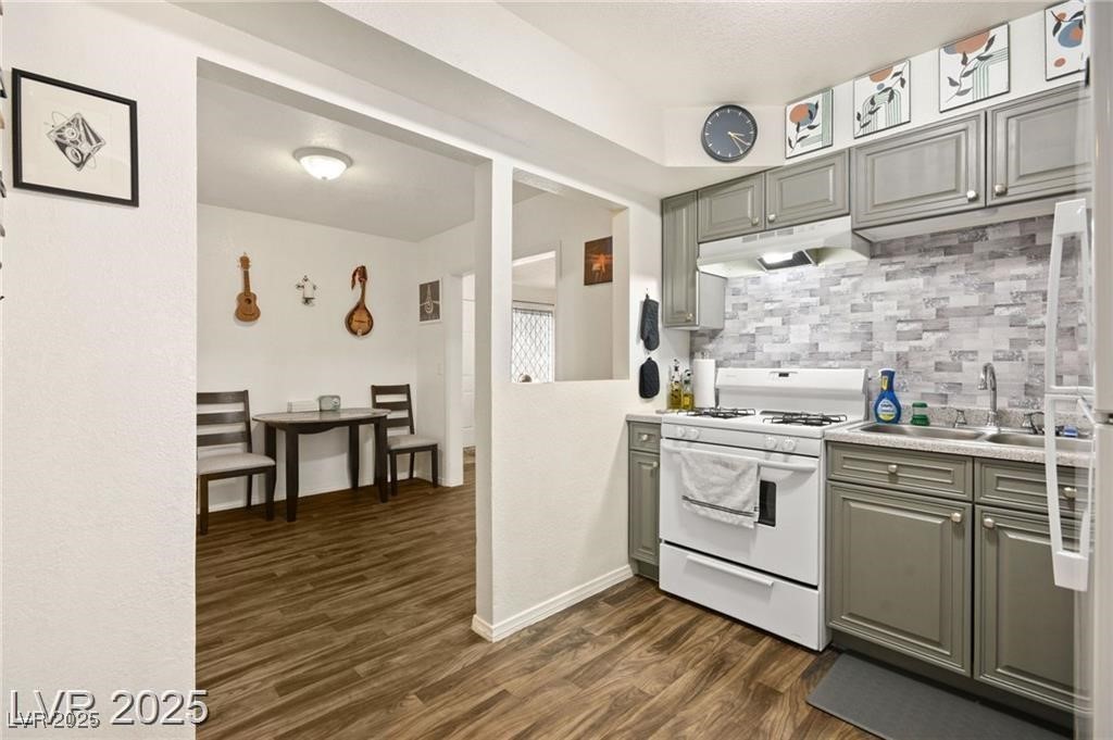 3982 Voxna Street Las Vegas NV 89119